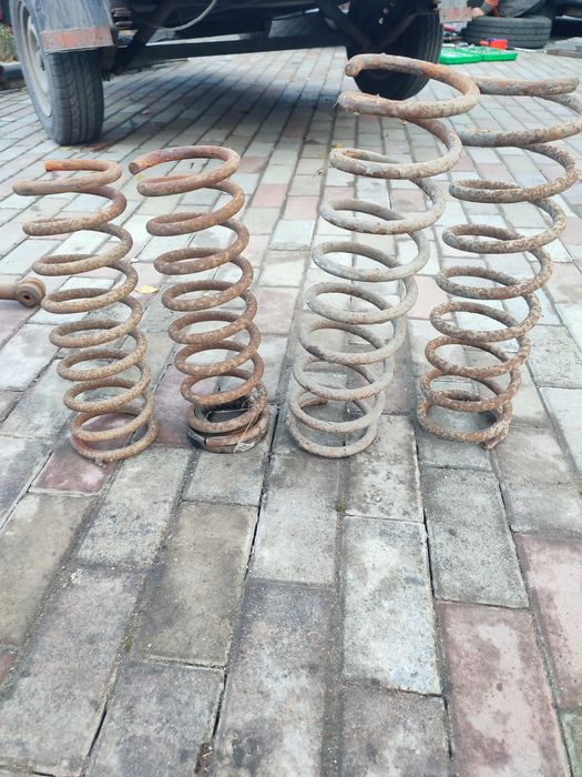 Запчастини ВАЗ. Продам Пружини до авто ВАЗ 2101 -2107.  Запчастини Ваз