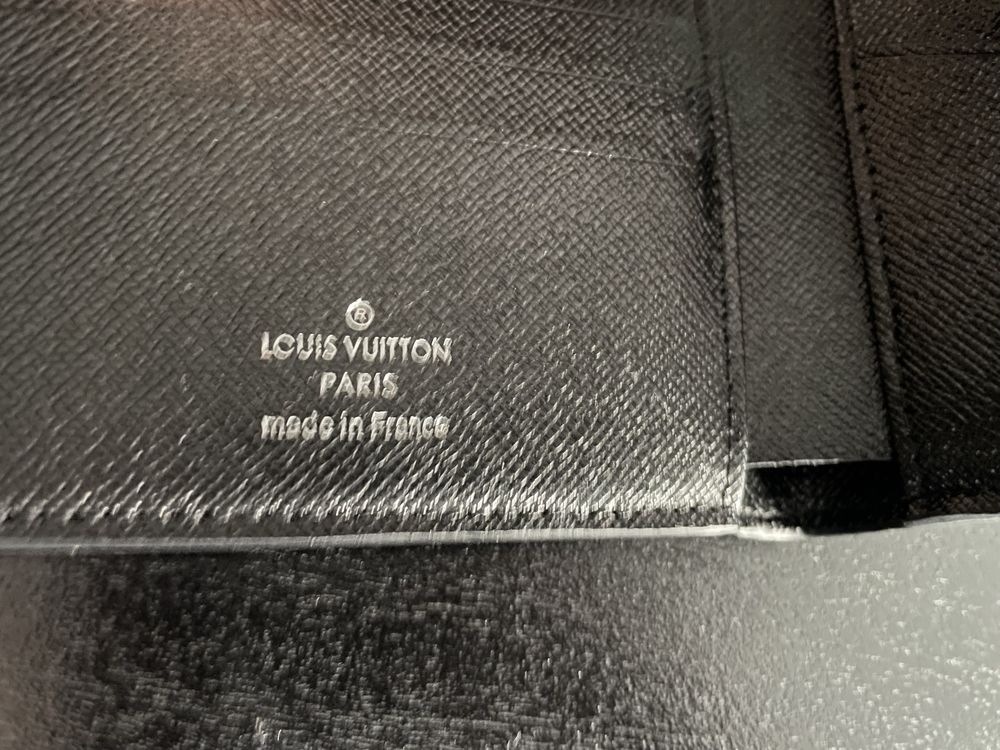 Czarny portfel Louis Vuitton LV