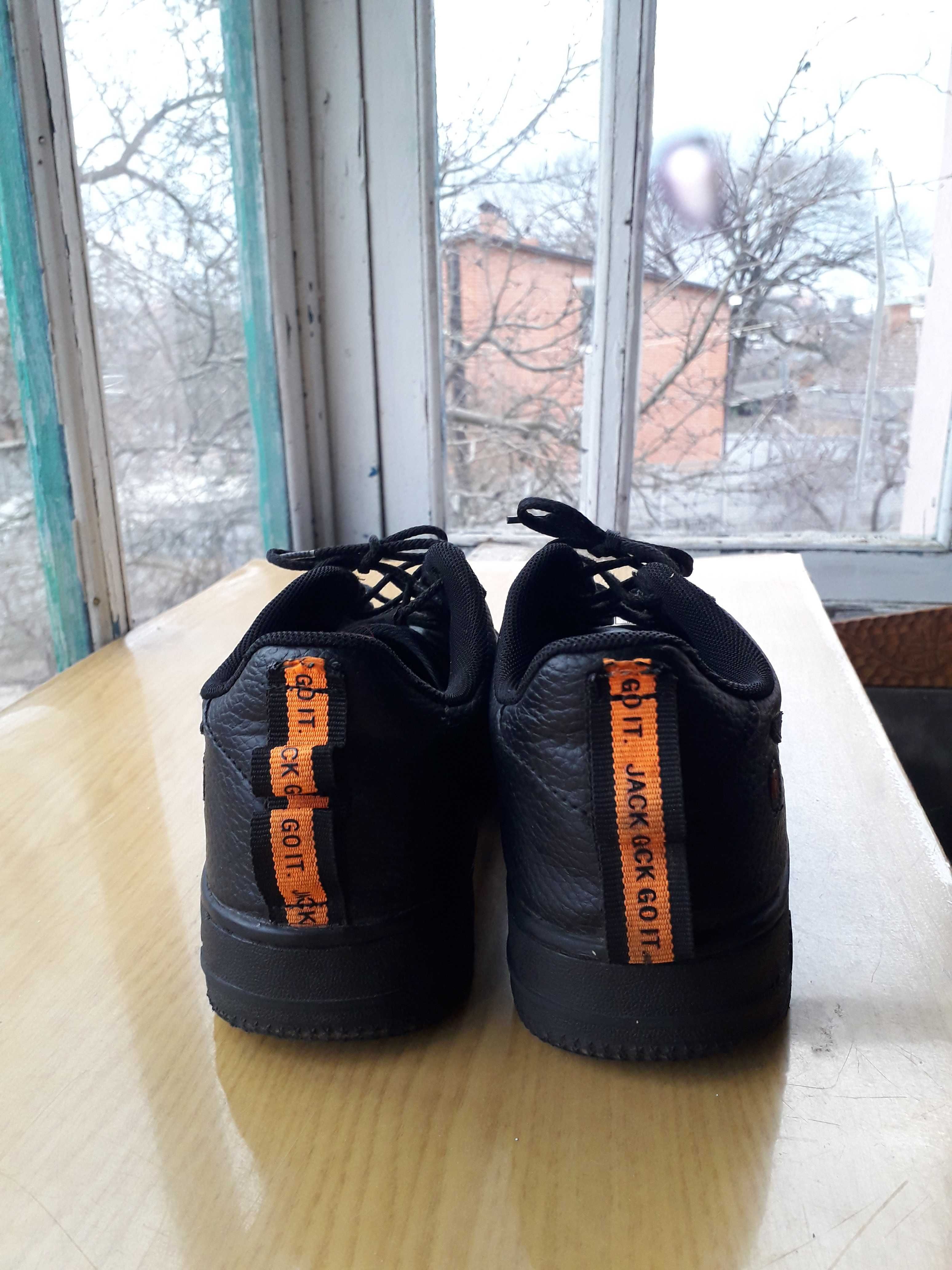 Кроссовки Nike Air Force черные с оранжевым 24 см 38 р