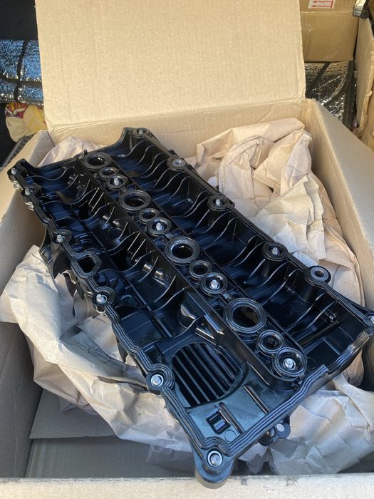 Клапанна кришка (вкг) Вольво