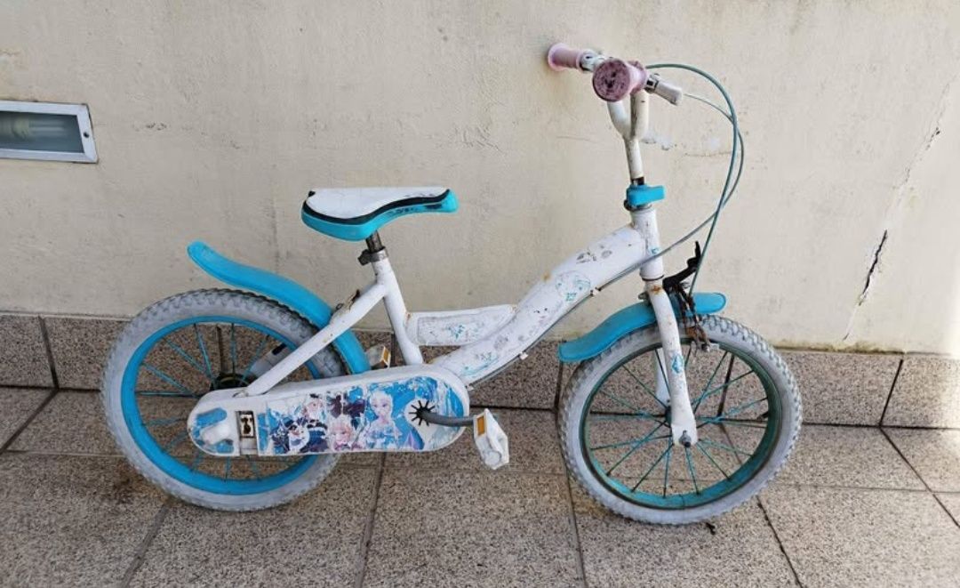 Bicicleta criança com rodinhas