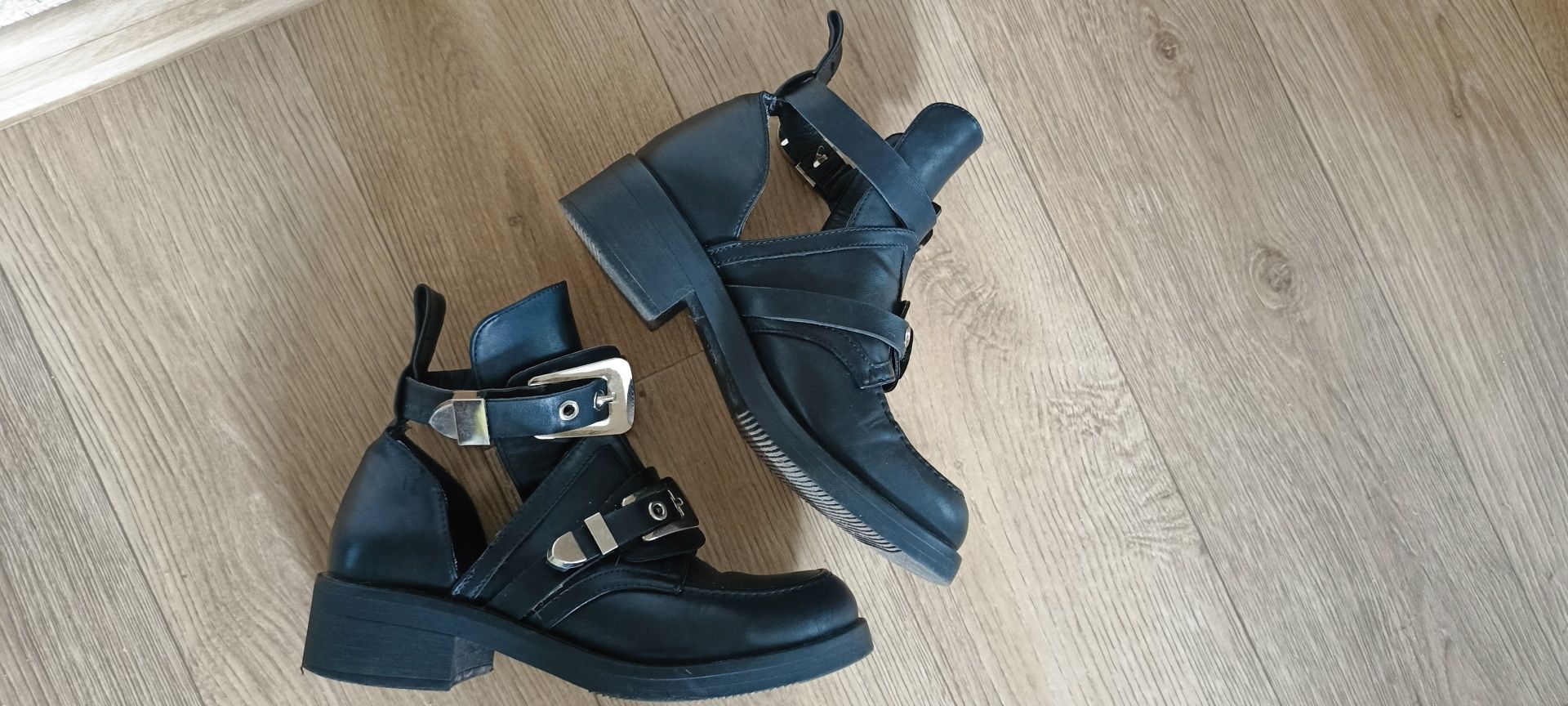 Ботінки - туфлі жіночі в стилі balenciaga