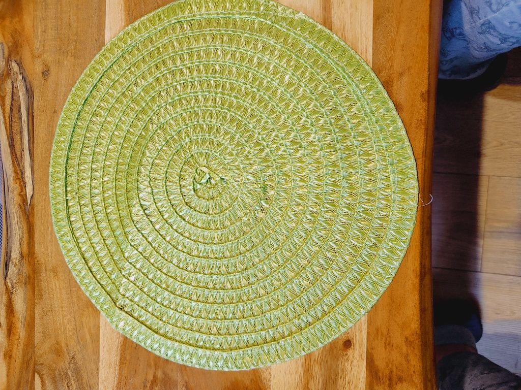 2 podkładki na stół limonkowe śr. 36 cm