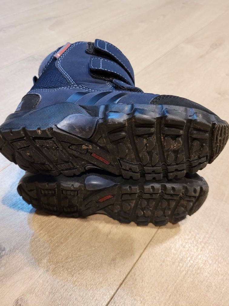Adidasy zimowe 26,5 traxion primaloft