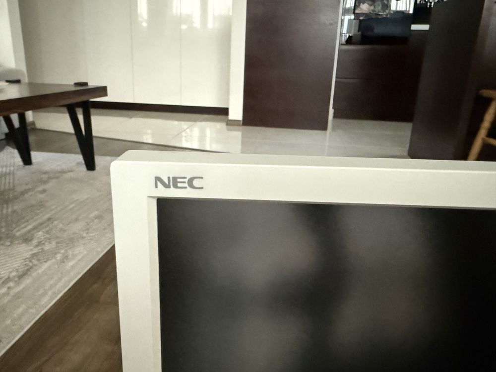 Monitor 24 cale Nec multisync EA 244 wmi