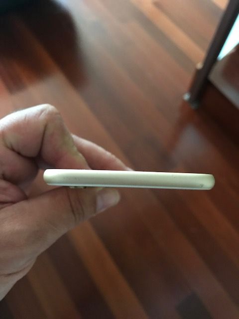 Chassi iPhone 6 gold com peças