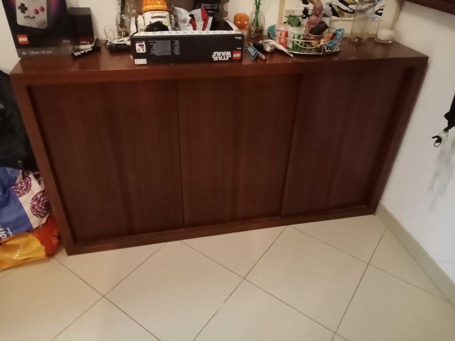 Aparador em cerejeira com 3 portas