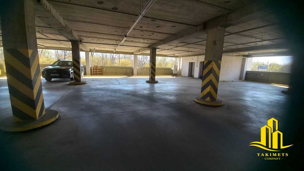 Продаж паркомісця проспект Миру, 28