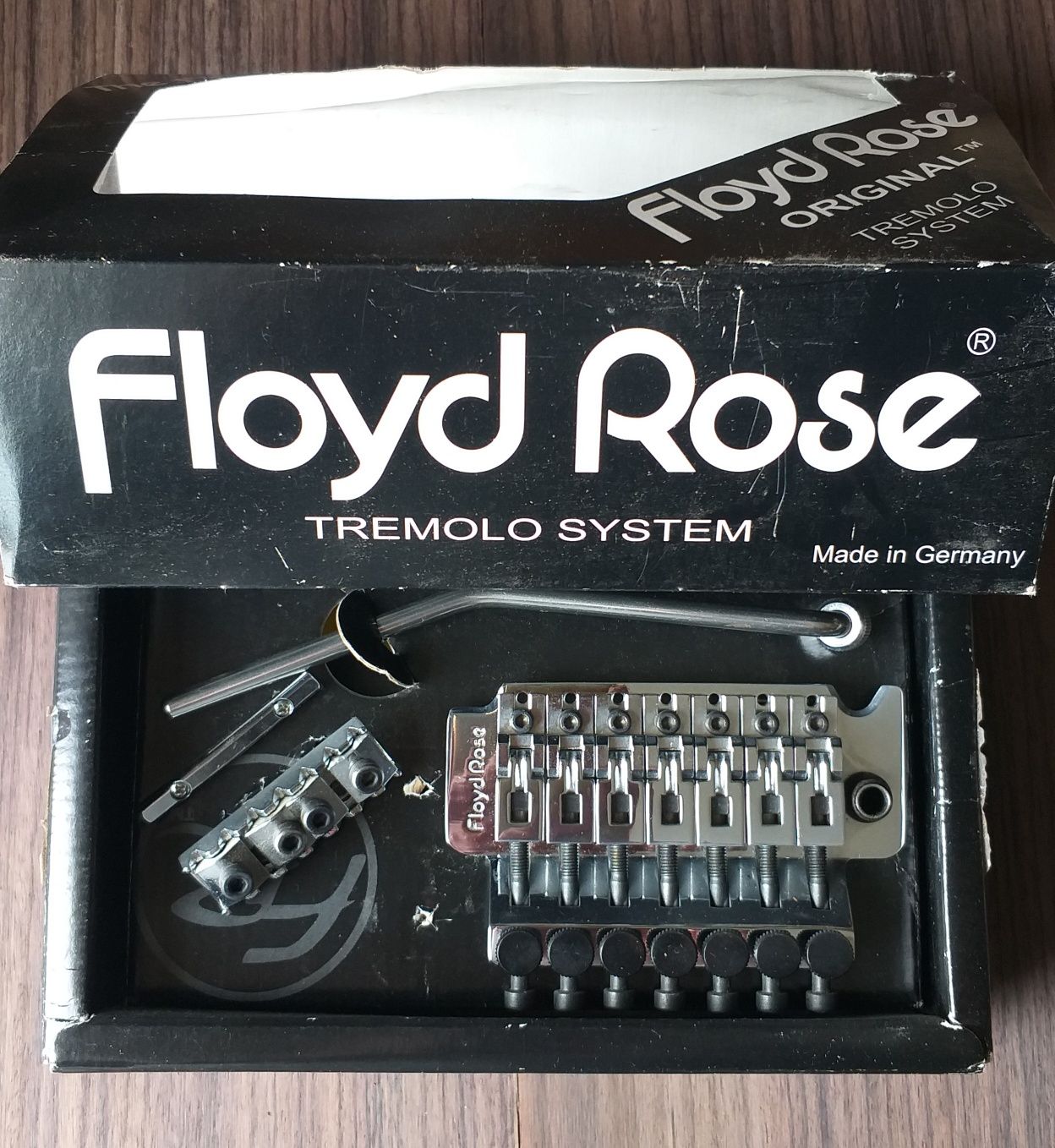 Floyd Rose
Original 7-String Tremolo System made in Germany