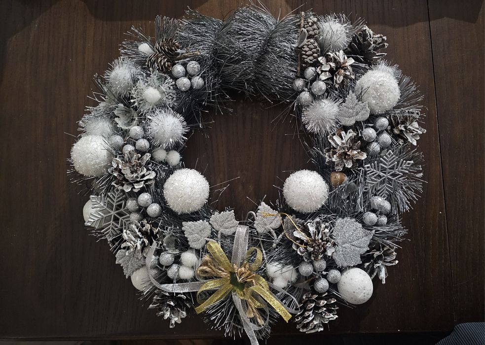 Святковий Різдвяний вінок для прикрашання оселі. Діаметр 40 см.