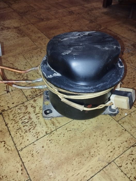 Деталі до холодильника SANYO.