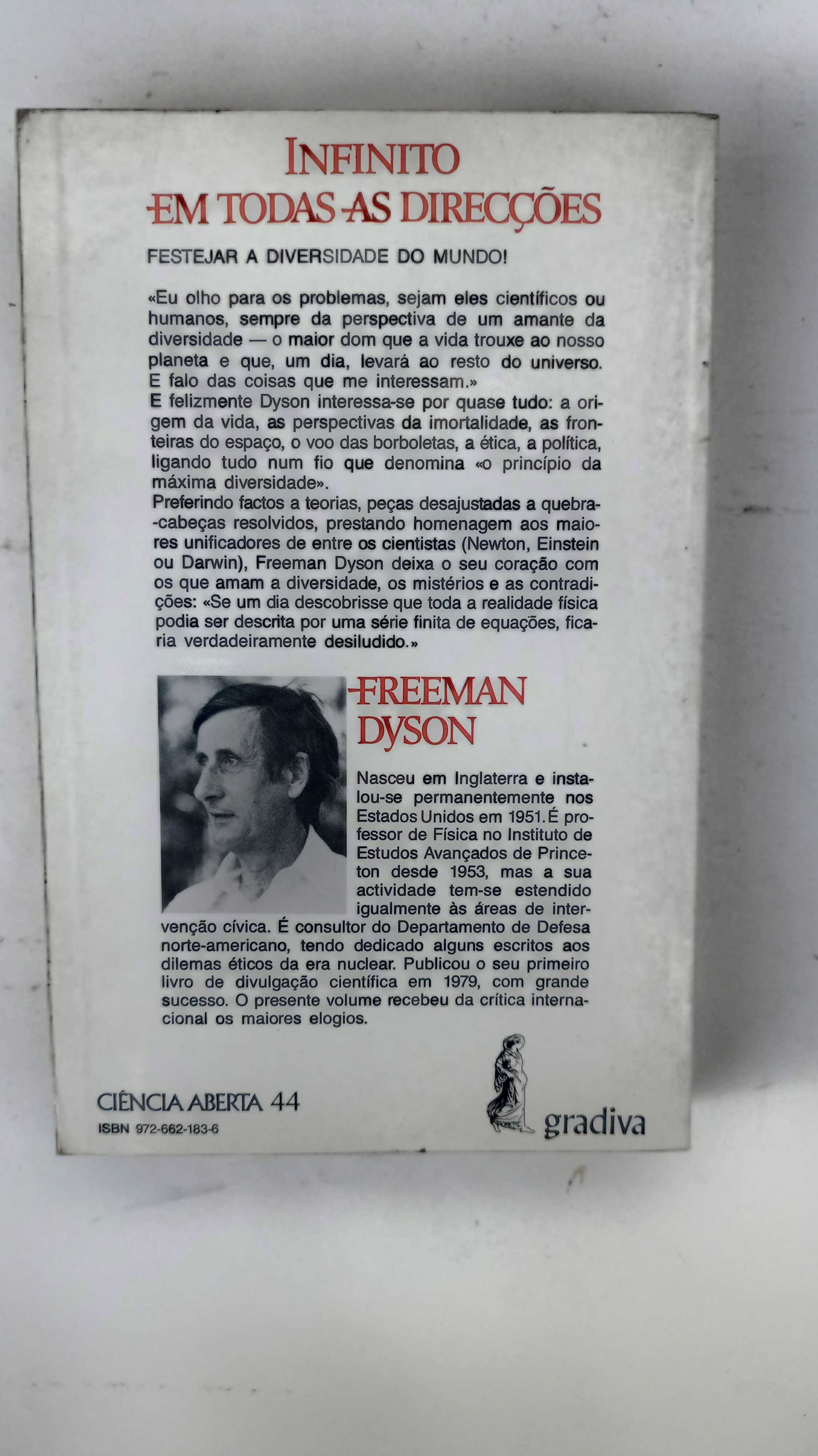 Infinito em Todas As Direcções de Freeman Dyson