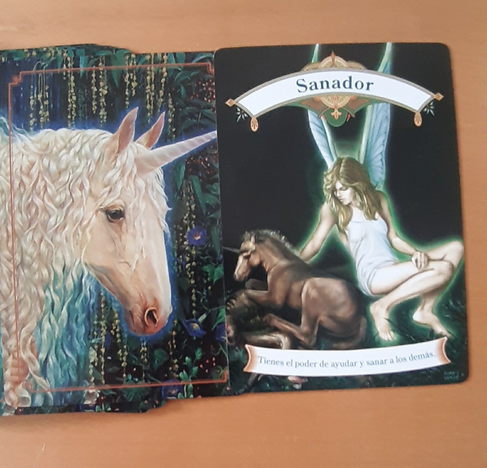 Cartas oráculo "unicornios mágicos"