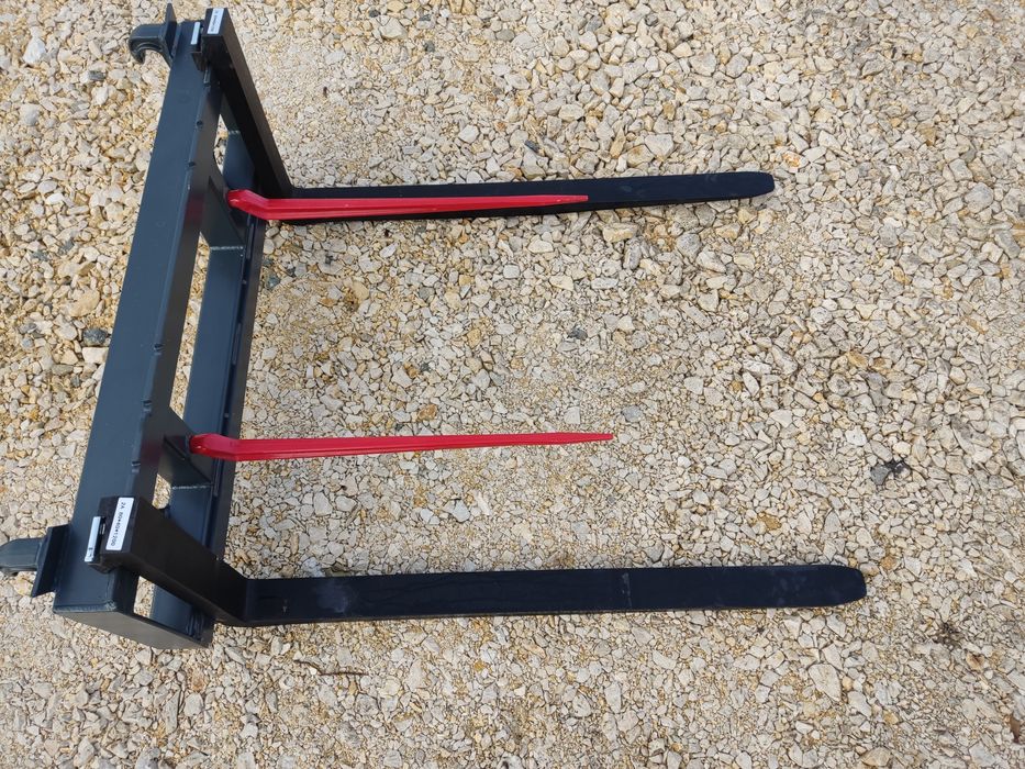 Paleciak z regulacją wideł na tył traktora- do tura euroramka