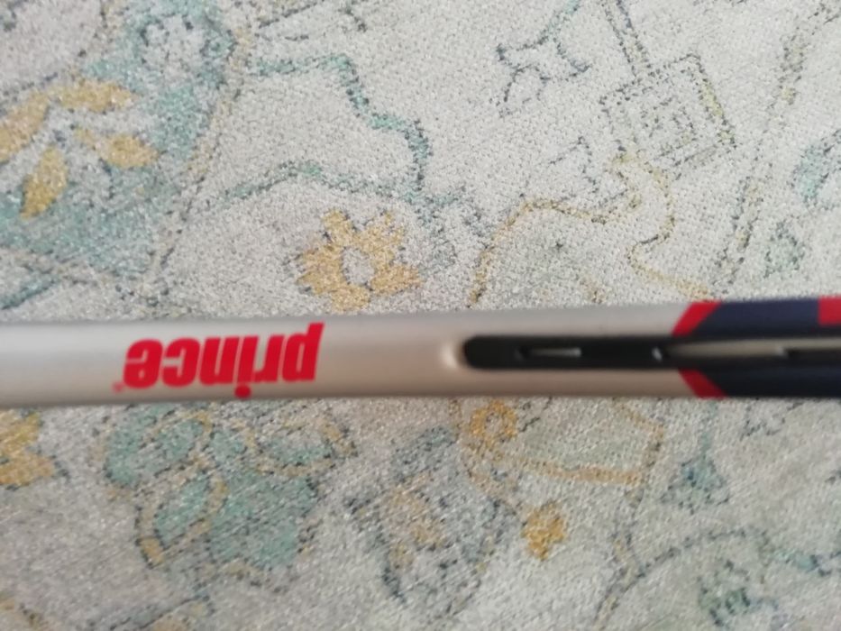 Raquete de ténis marca Prince