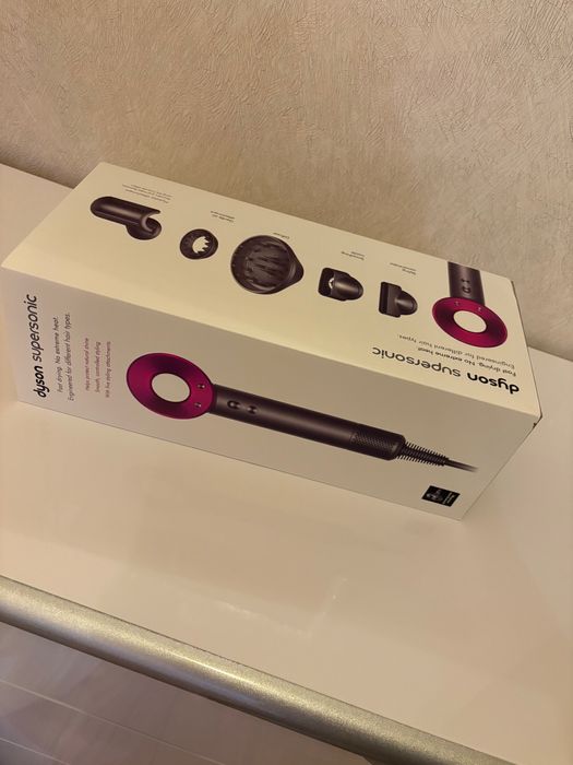 Продам фен Dyson Supersonic
Колір: Fuchsia / Iron