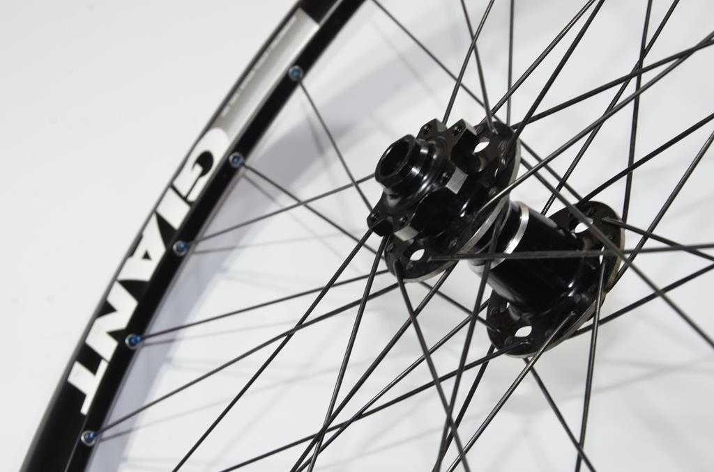 Koło przednie 29" GIANT Asymmetric sztywna oś 15 x 100 622 x 24 922 g