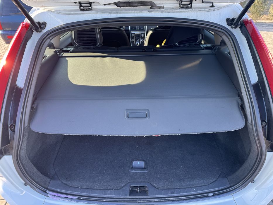 Вольво хс60 D5 2013 2,4 дизель