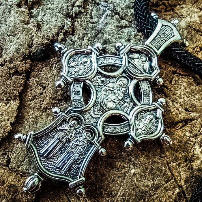 Хрестик срібний чоловічий з шовковим шнурком