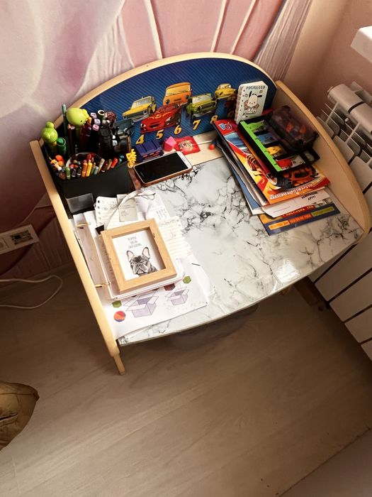 Детский стол 200 грн