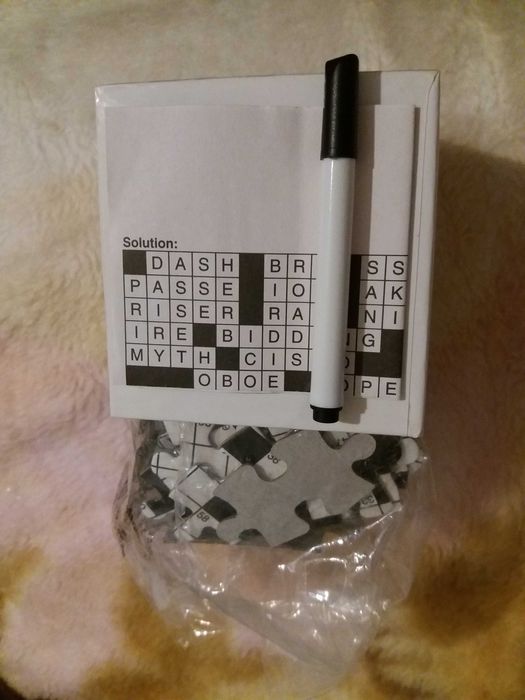 Wyrazowy sześcian po ang. i kula "wciskacz" kulkami