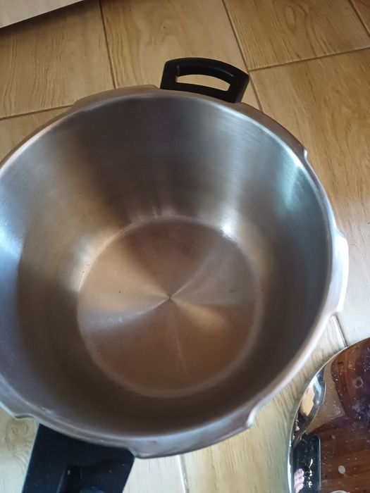 Szybkowar ze stali nierdzewnej 6L