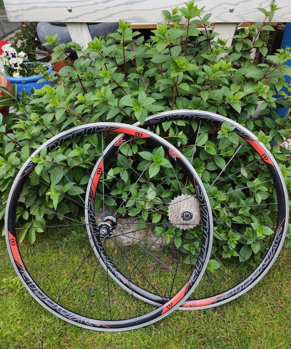 Koła rowerowe DT Swiss Syncros RR 2.0 z kasetą Shimano Ultegra
