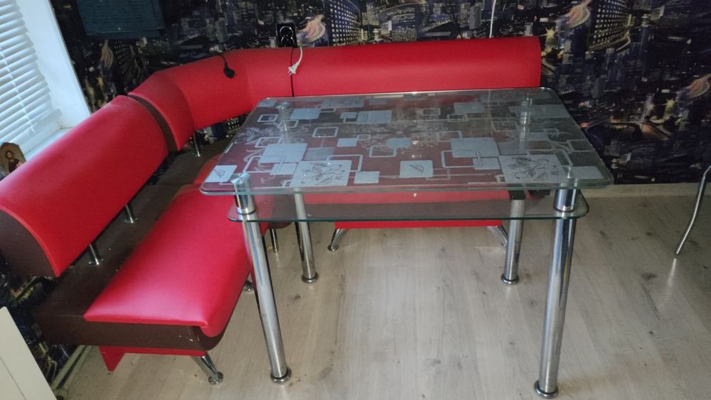 Продам кухню. Уголок кухонний. Скляний стіл.