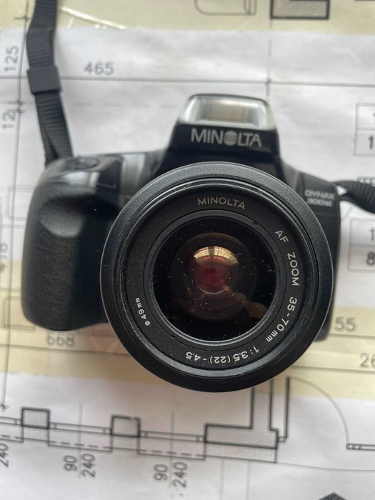 Minolta Dynax 300si z AF 35-70mm f/3.5-4.5