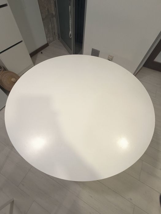 Mesa de refeições + 3 cadeiras