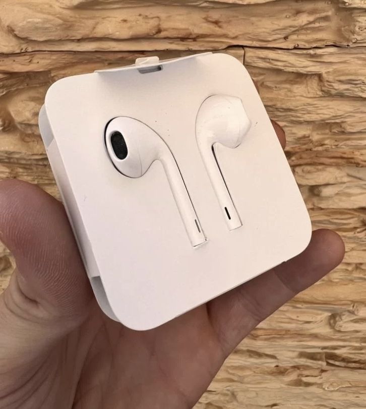 Навушники EarPods Lightning