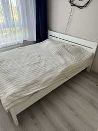 Biała drewniana rama łóżka 160x200 + drewniany stelaż
