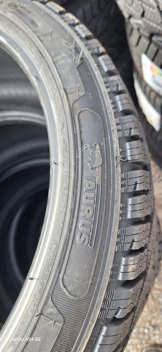 Opony zimowe 225/40/18 Taurus nowe