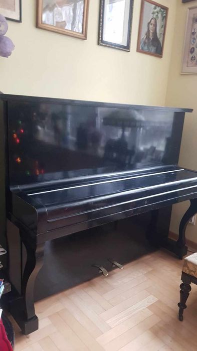 Sprzedam pianino czarne