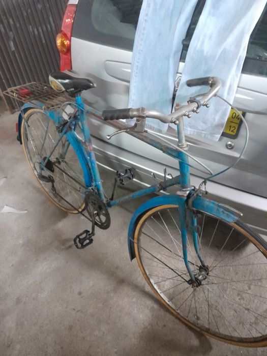 Bicicleta anterior as pasteleiras antiga