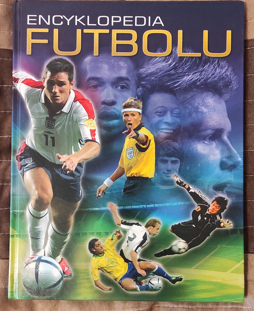 Dwie książki Clive Gifforda Historia futbolu, Olimpiady
