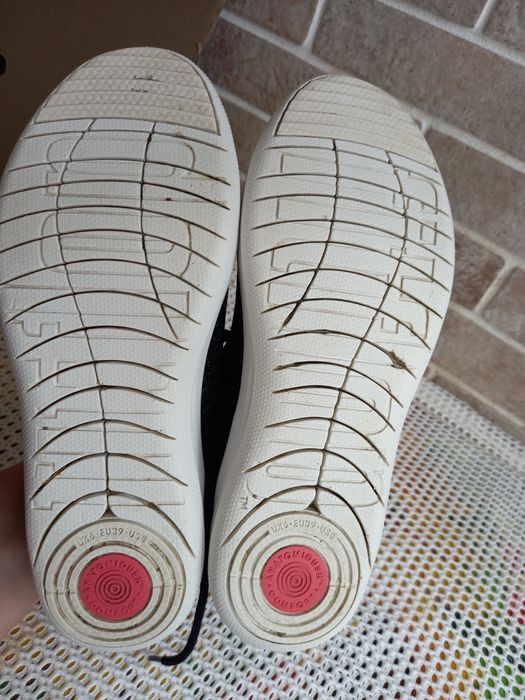 Женские кроссовки fitflop 39р