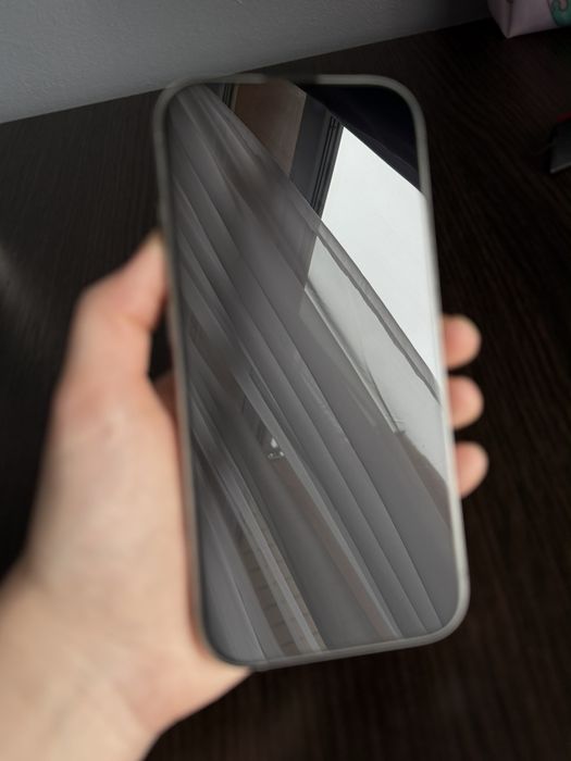 Apple iPhone 16 pro 256Gb white titanium