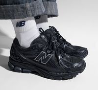 Кросівки Оригінал New Balance 1906R Black Metallic Silver M1906RJB