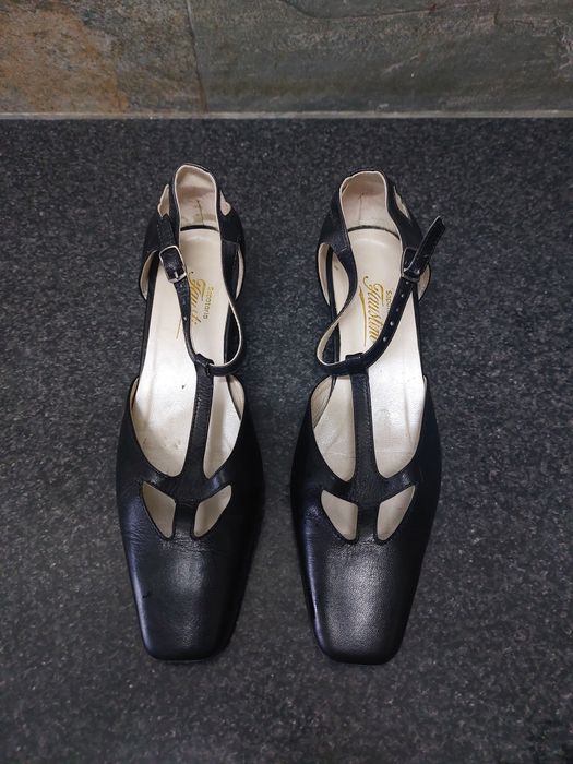 Sapatos de sra pretos tam. 39