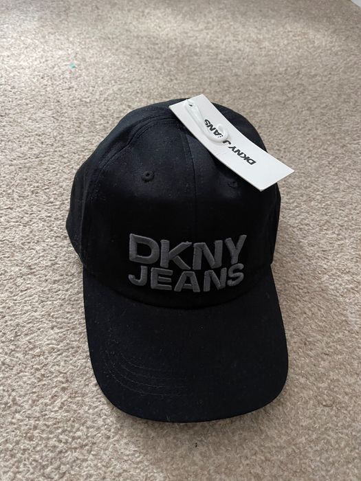 Czapka z daszkiem dkny unisex 8-12 lat