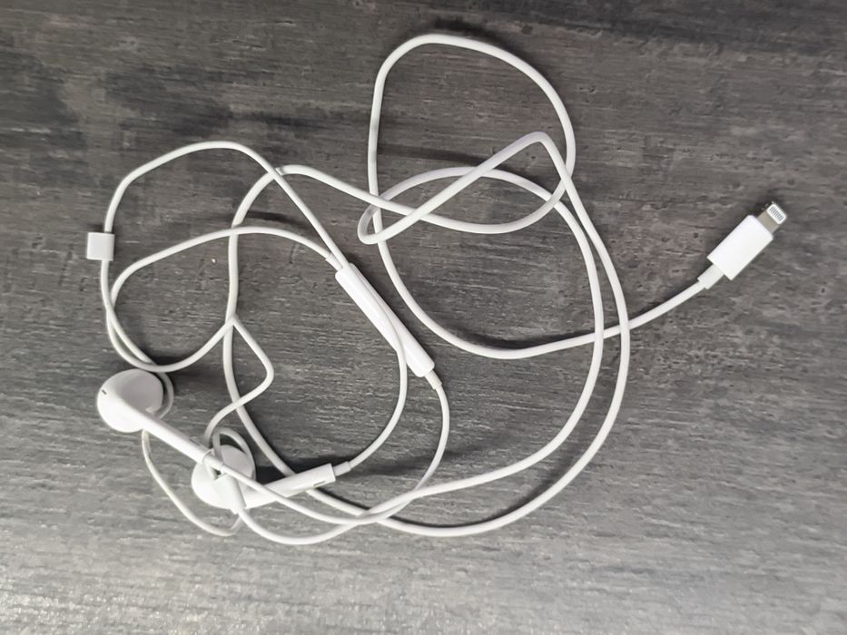 Оригинал Наушники Apple EarPods with Lightning А1748