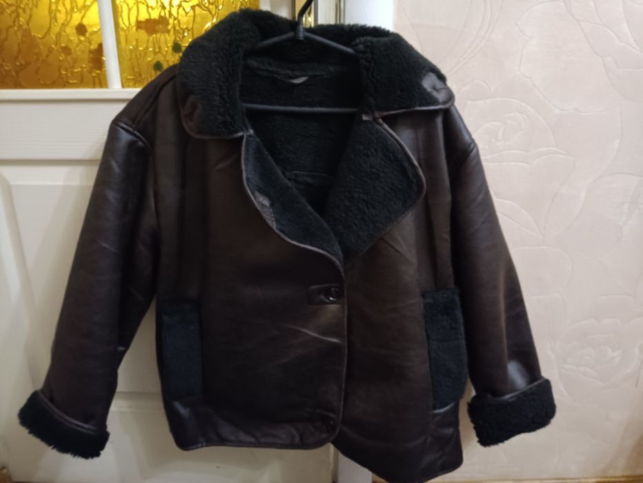 Дублянка жіноча коричневого кольору