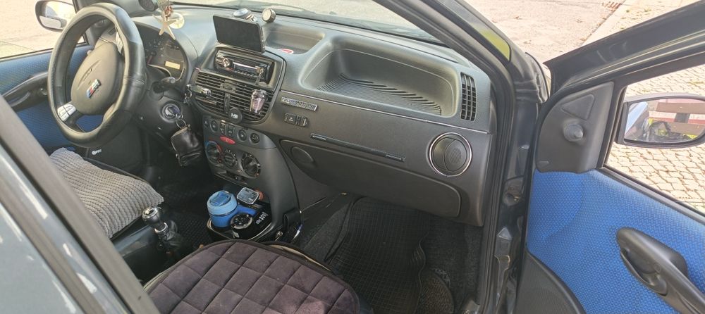 Fiat Punto carro de garagem - super impecavel .