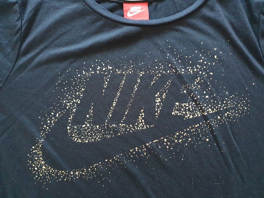 Спортивна футболка Nike