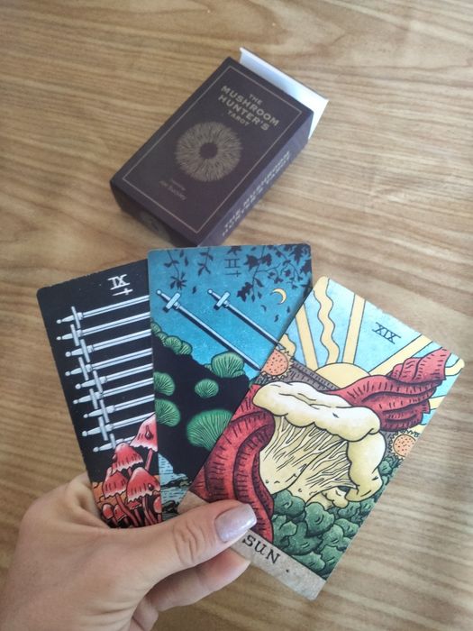 Карты таро с изображением грибов