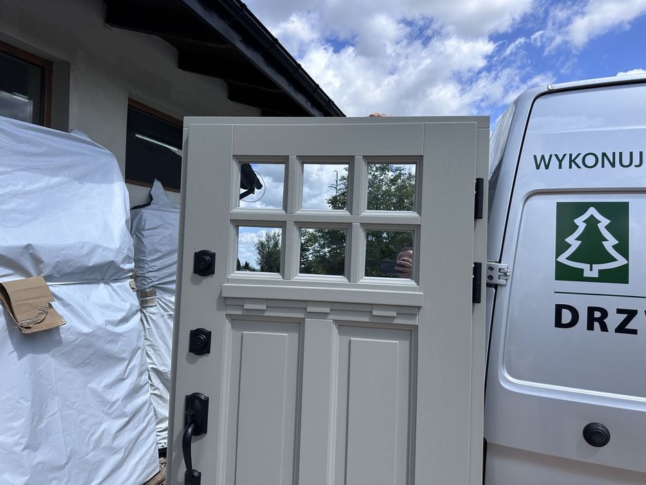 Drzwi zewnętrzne drewniane Schlage Na wymiar montaż cała Polska i UE