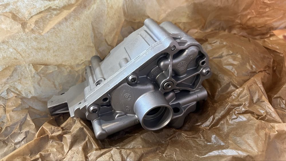 Новий масляний насос BMW n55 . BMW 11 41 7 613 549
