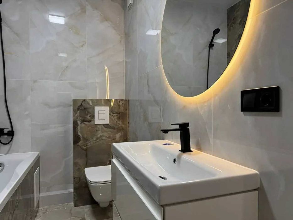 Двокімнатна з балконом поруч поруч університету