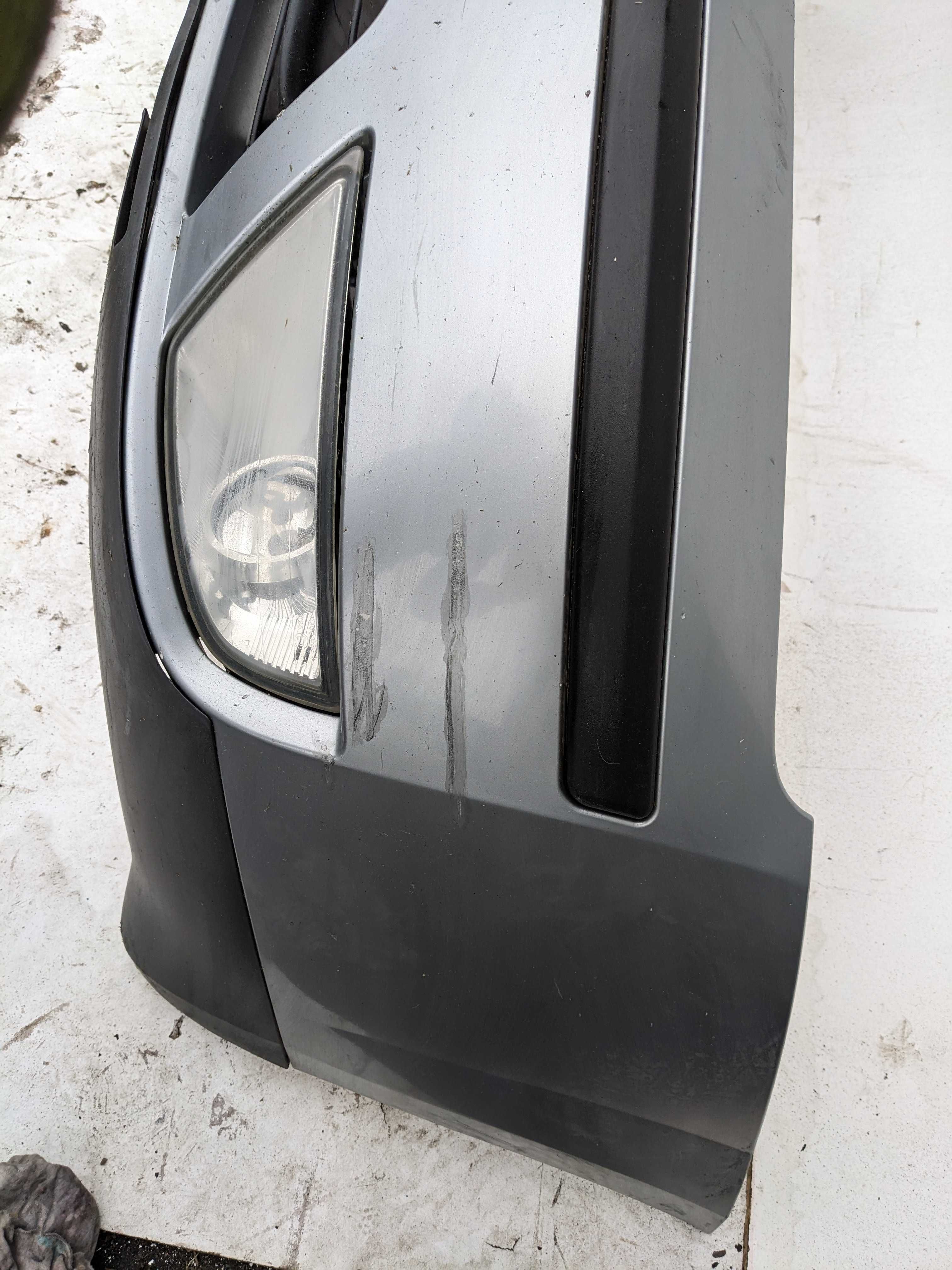 Ford Mondeo MK3 FL Sedan Zderzak Przód Przedni Lakier 72